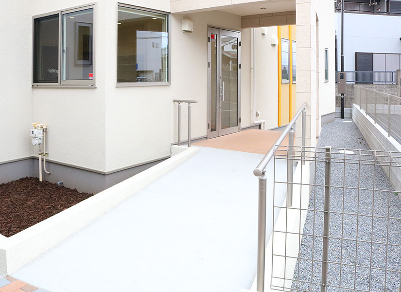 バリアフリーのエントランス